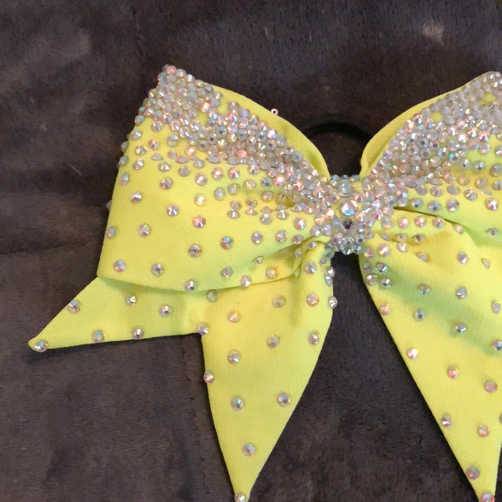 cheer bow - Picture 2 of 3